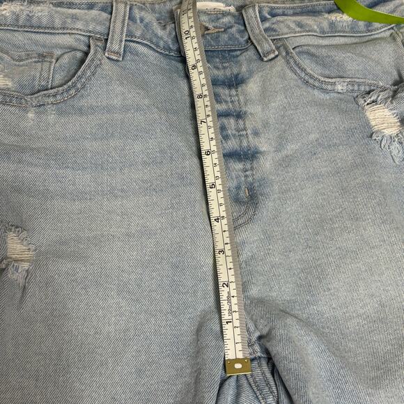 Cello Light Wash Distressed Denim Shorts Size Large - Picture 4 of 12